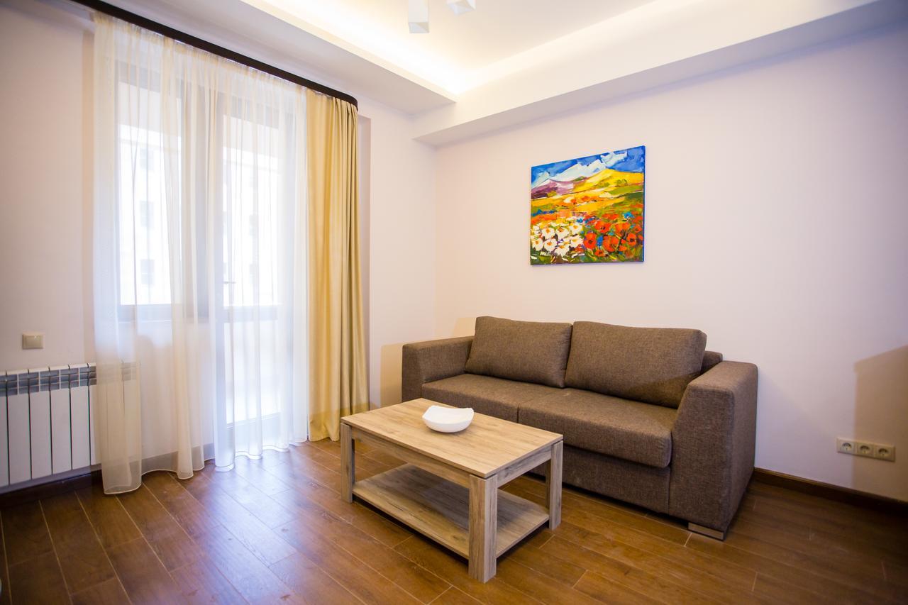 Welcome City Center Apartments Yerevan Bagian luar foto