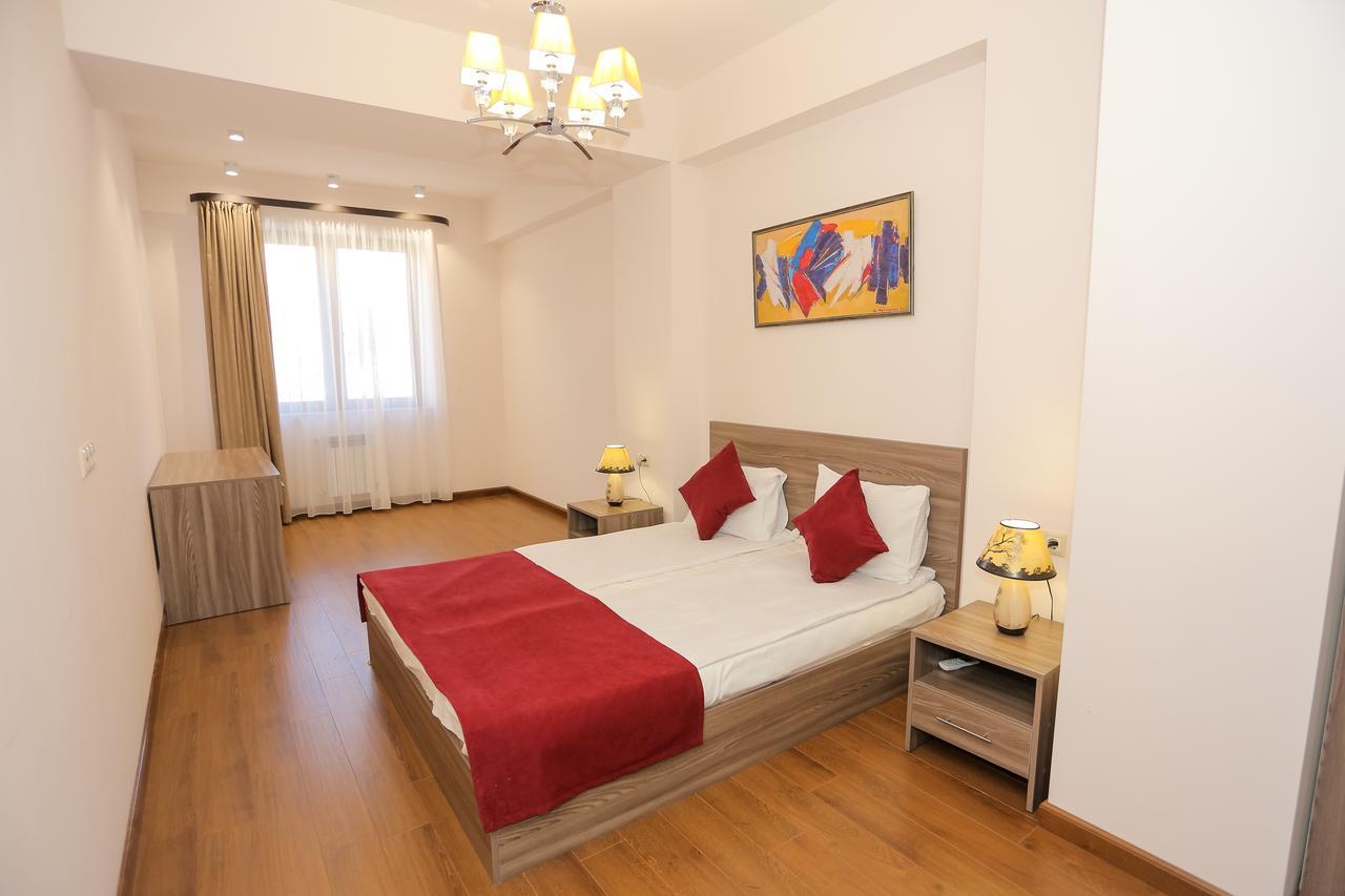 Welcome City Center Apartments Yerevan Bagian luar foto