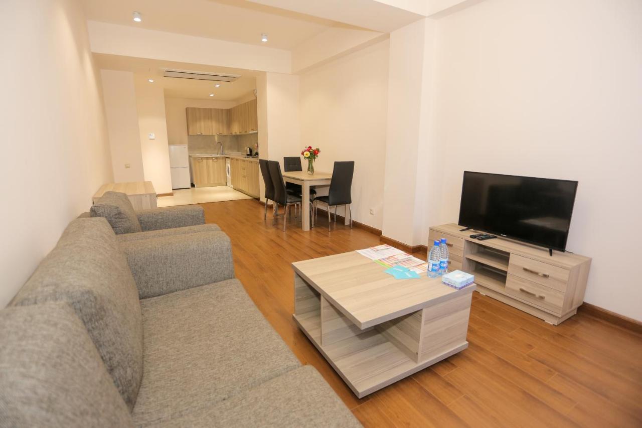 Welcome City Center Apartments Yerevan Bagian luar foto