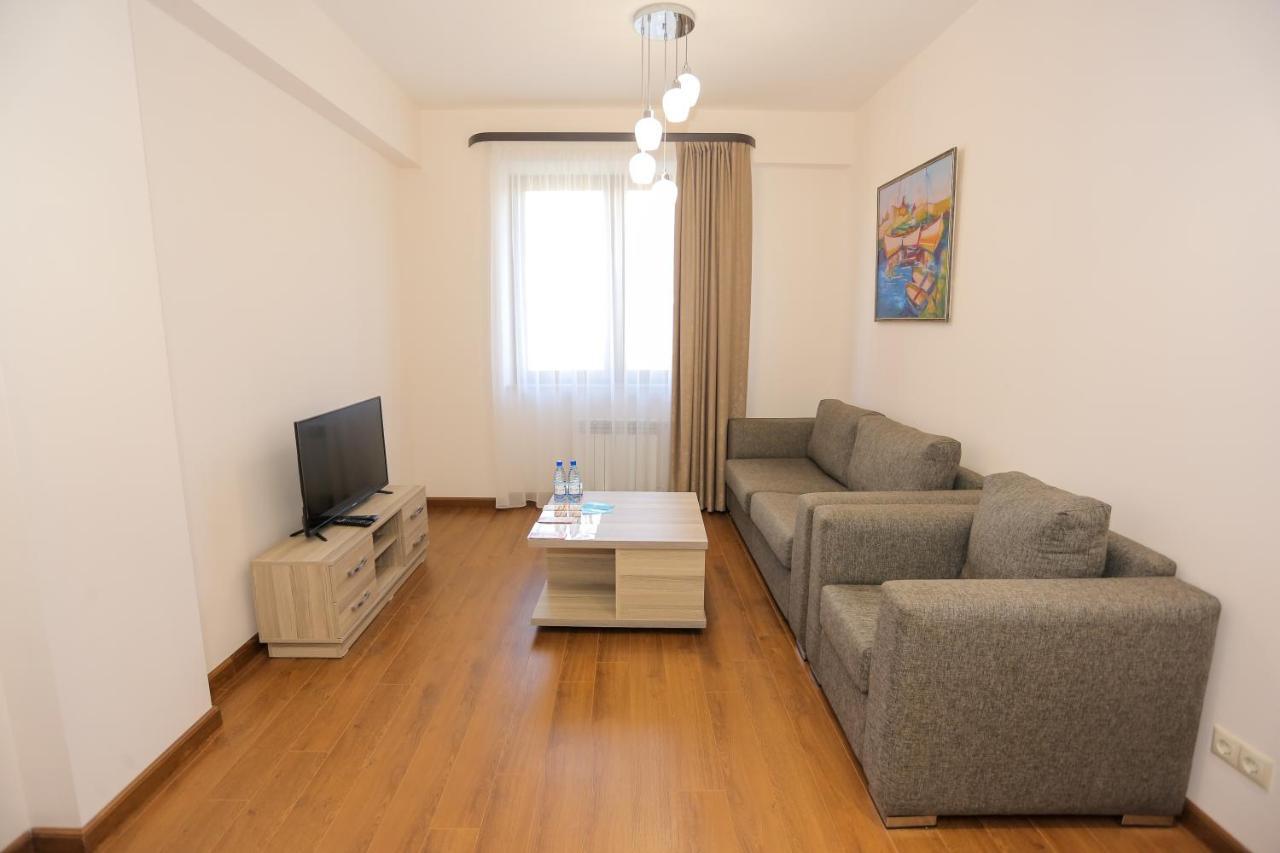 Welcome City Center Apartments Yerevan Bagian luar foto