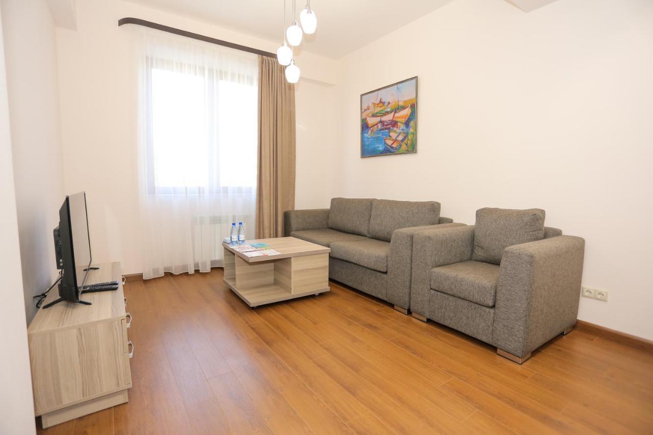Welcome City Center Apartments Yerevan Bagian luar foto