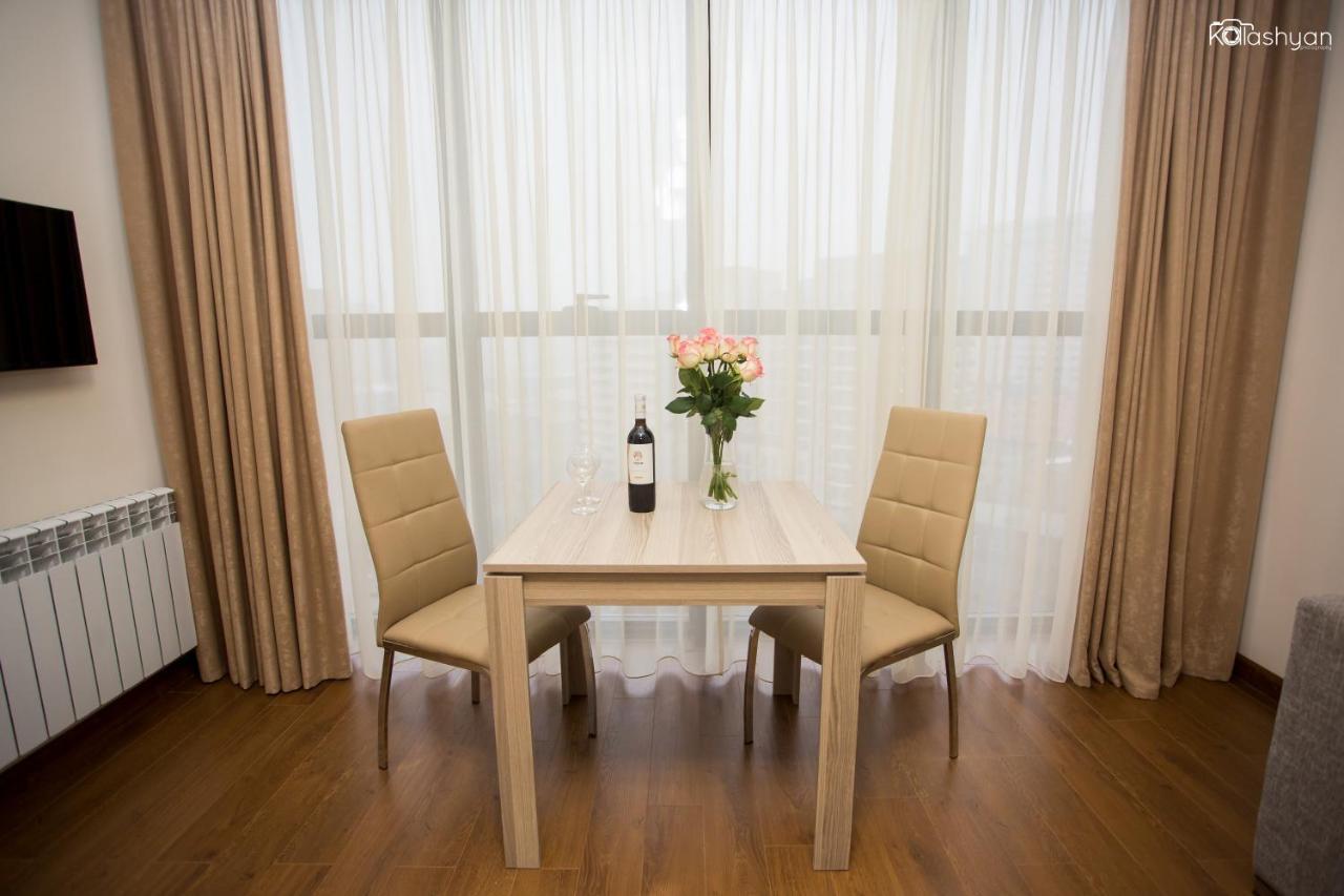 Welcome City Center Apartments Yerevan Bagian luar foto