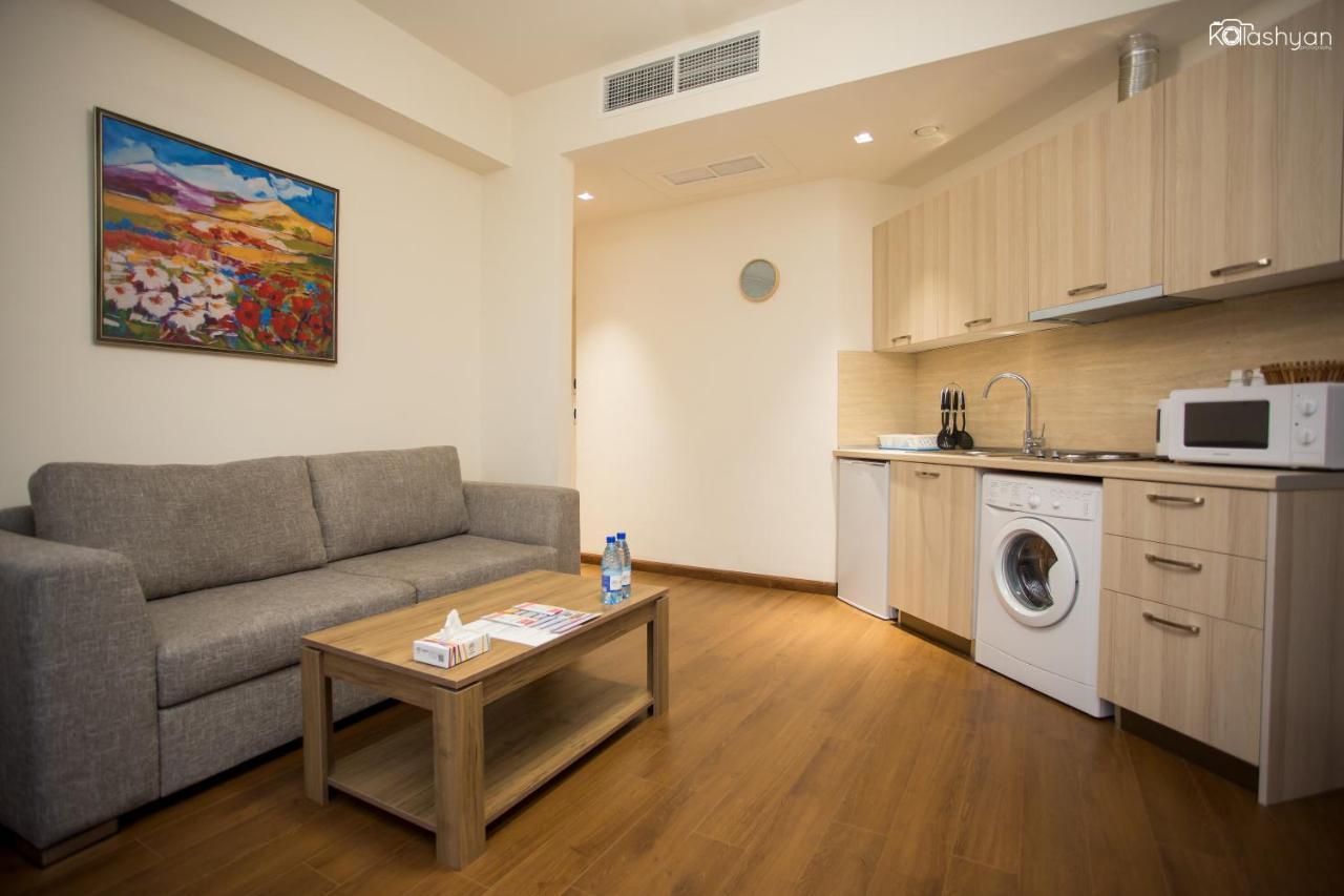 Welcome City Center Apartments Yerevan Bagian luar foto