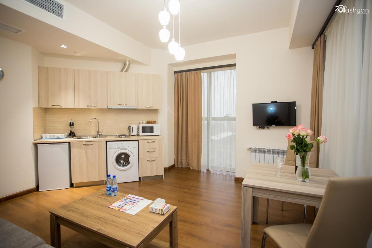 Welcome City Center Apartments Yerevan Bagian luar foto