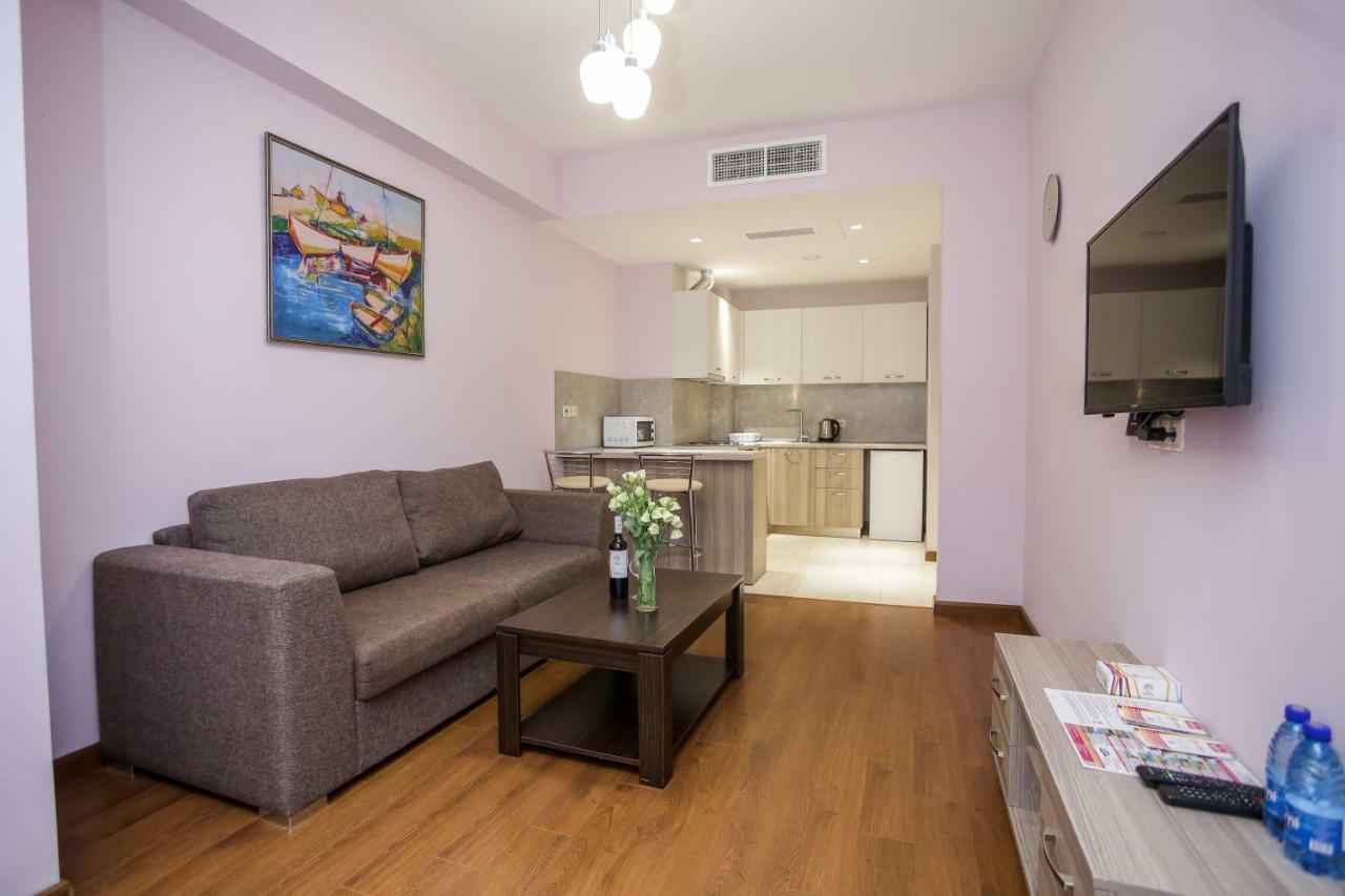 Welcome City Center Apartments Yerevan Bagian luar foto