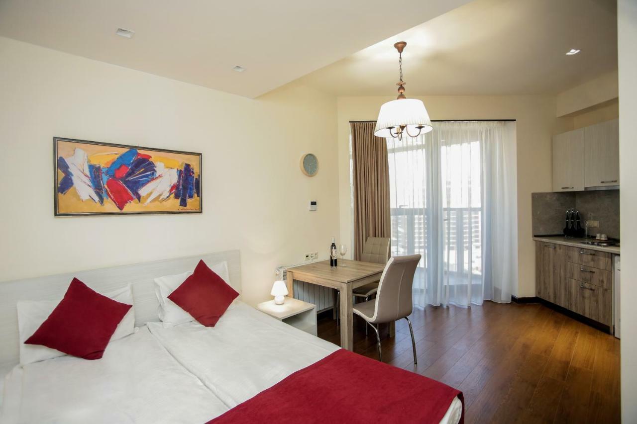 Welcome City Center Apartments Yerevan Bagian luar foto